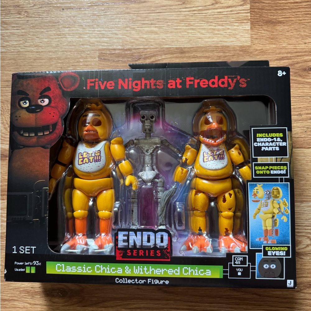 Five Nights at Freddy's Chica & Withered Chica Action Figure Set